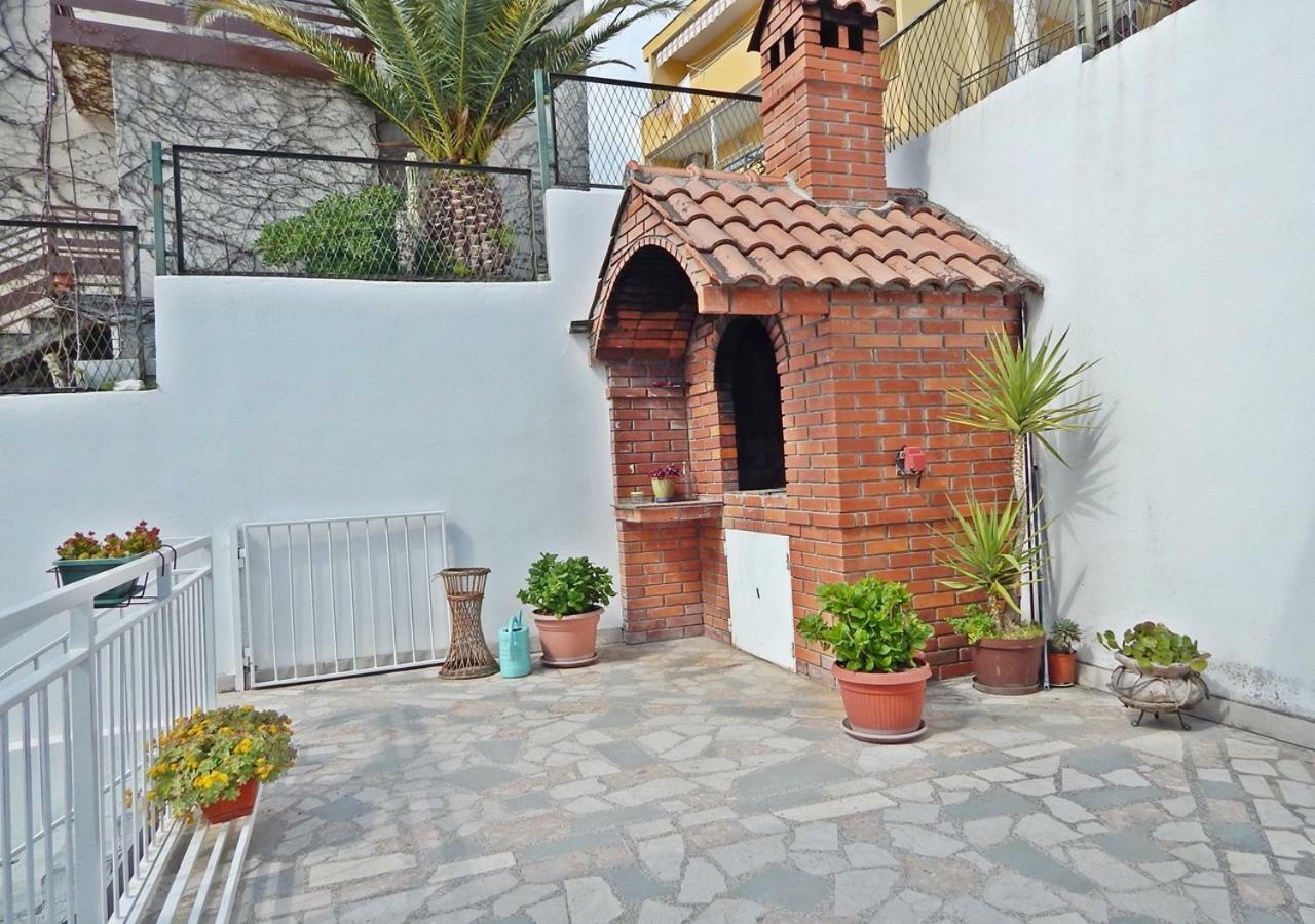 Apartment Gloria Подстрана Экстерьер фото